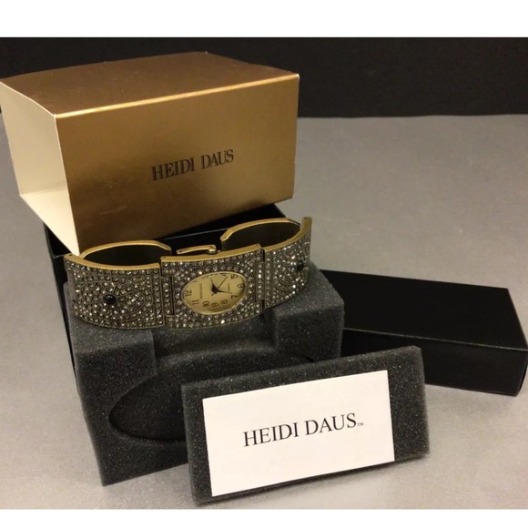 Heidi Daus Vintage/New Swarovski crystals bracelet watch original box - Picture 5 of 17